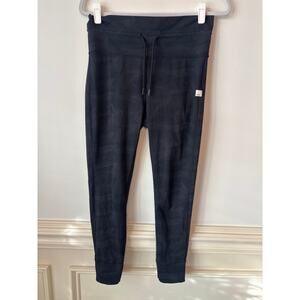 Vuori Daily Leggings Performance Jogger Pants Camo Women Sz M Short Soft Logo